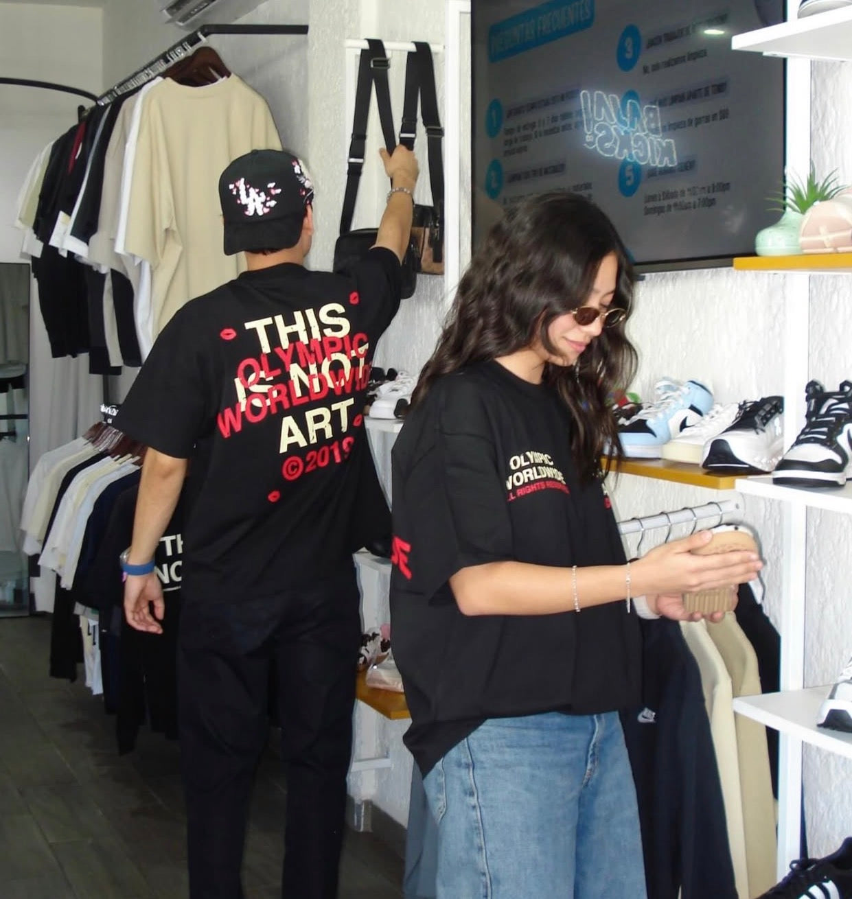 “THIS IS NOT ART LOVERS” TEE