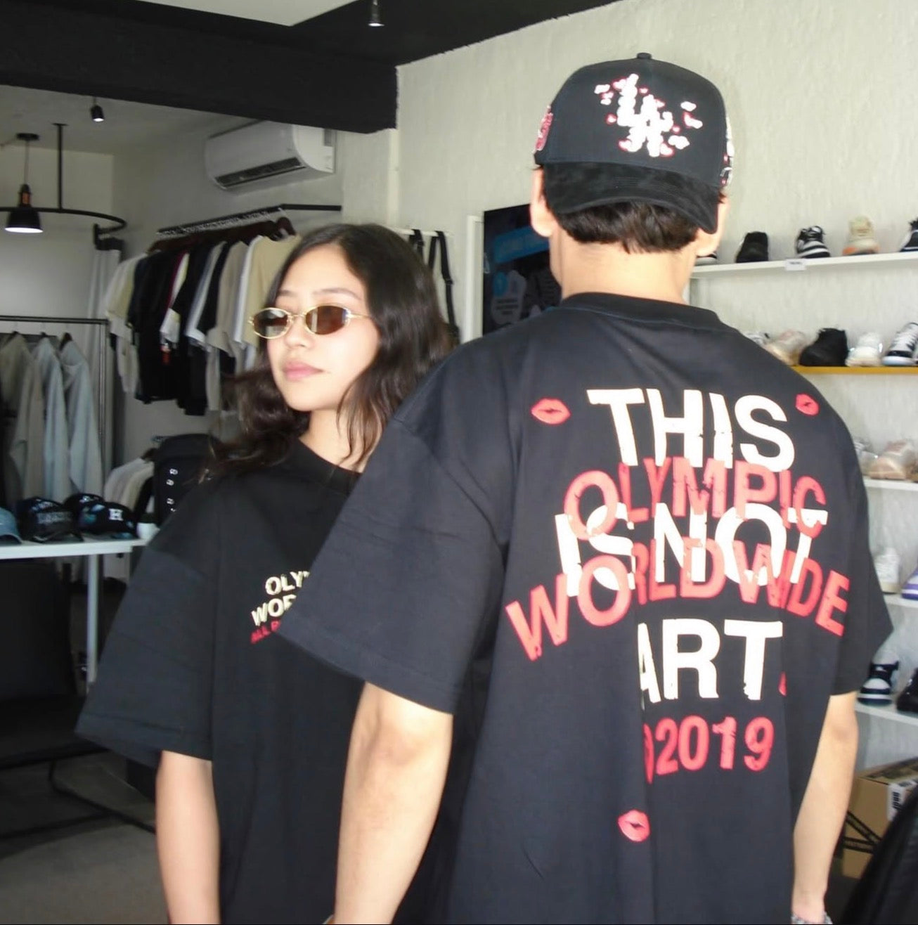 “THIS IS NOT ART LOVERS” TEE